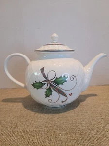 VTG Lenox Holiday Nouveau Carved Teapot 6 Cup Platinum White Christmas - Picture 1 of 7