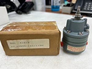 👀 NEW MOORE NULLMATIC 1/8" PRESSURE REGULATOR 41N15 - Picture 1 of 7