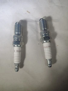 Set Of Two Champion Rs17yx Spark Plugs - Picture 1 of 3
