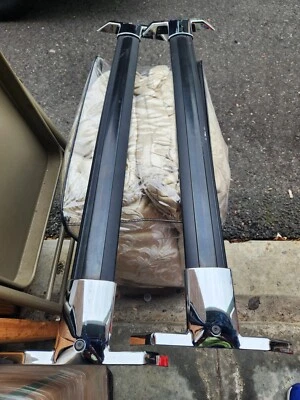 Buick Enclave 2021 rieles cruzados y alfombrillas de vinilo - delanteras y traseras Foto 1 de 4