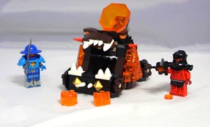 LEGO NEXO KNIGHTS 70311 Chaos-Katapult 2 Ritter Armbrust, vollständig #11 - Bild 1 von 2