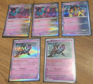 Lot FLATTERMÄHNE, IRON BOULDER, MUNKIDORI Prismatic Evolutions POKEMON HOLO - Bild 1 von 4