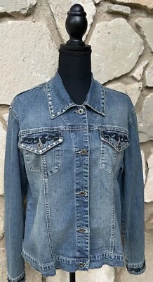 Chaqueta Denim Monroe & Main Grande Azul Bordada Tono Plateado Tachuelas Acentos EC Foto 1 de 4