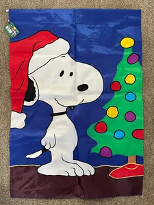 Yard Garden Flag Santa Snoopy Christmas Tree 27x39 Peanuts Gang - Foto 1 di 5