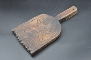 Vintage Heart Rosette Folk Art Cutting Board Or Laundry Bat - Picture 1 of 6