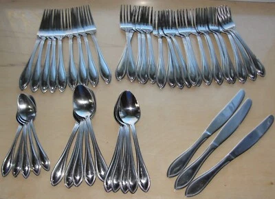 47 pcs. TOWLE Tuscan Bead Stainless Flatware Lot - Image 1 of 4