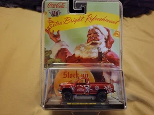 2024 Christmas M2 Machines 1993 Chevrolet Silverado 1500 4x4 1:64 Coca-Cola Red - Picture 1 of 3