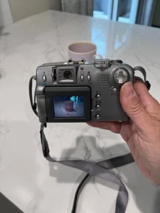 Canon PowerShot G2 4.0MP Digital Camera w/ 1 battery, power cord, sd card WORKS - Picture 1 of 8