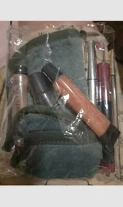 ULTA BEAUTY FUND: 10 STÜCK + EINE KOSMETIKTASCHE siehe Beschreibung  - Bild 1 von 2