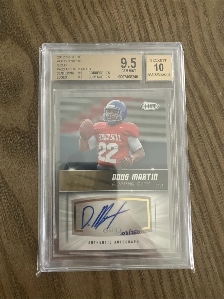 2012 SAGE Hit - Autographs Doug Martin #A22 (AU, RC) BGC 9.5, Auto 10 #/250 - Image 1 of 1