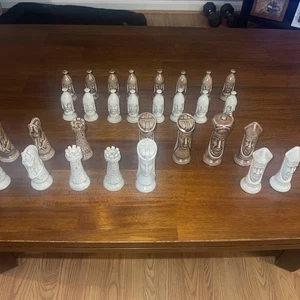 Vintage glasiertes Porzellan Keramik Schachfiguren Set verzierter Filzboden - unvollständig - Bild 1 von 6