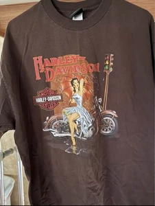 brown Harley Davidson Hollywood tshirt girl on bike - Picture 1 of 4
