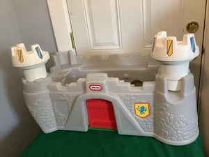 Action figure castello giocattolo vintage 1995 LITTLE TIKES PLAYSET - Foto 1 di 10