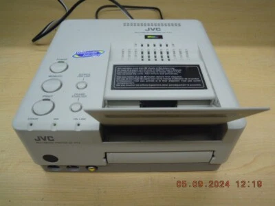 JVC MultiMedia Printer GV-PT2 PC/Video Printer Model: GV-PT2U *Power On Tested - Image 1 of 4