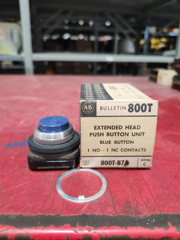 NEW IN BOX ALLEN BRADLY EXTENDED HEAD PUSH BUTTON BLUE 800T-B7A SER C - Imagem 1 de 4