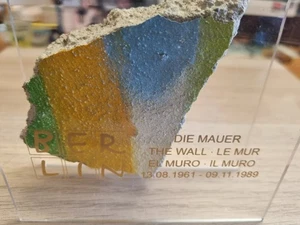Germany Original Genuine Piece of The Berlin Wall Size L 7 cm in Acrylic Display - Picture 1 of 12