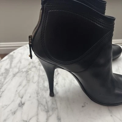 Gucci Booties Size 9B - Image 1 of 4