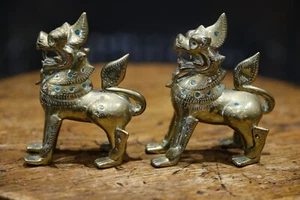 Par de esculturas birmanas de Chinthe de guardián de templo de latón fundido pesado - Imagen 1 de 7