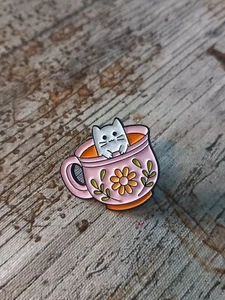Cute Cat in Pink Tea Cup Enamel pin badge - metal badge Flower Mug - Picture 1 of 1