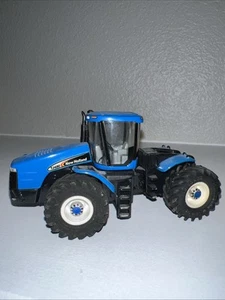 Custom New Holland TJ480 Tractor, Super Singles, Diecast 1:64 2006 Farm Show - Picture 1 of 3