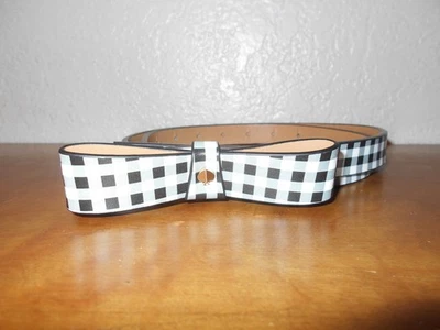 Cinto de couro Kate Spade New York GRANDE logotipo pá ribeirinho azul e dourado - Imagem 1 de 4