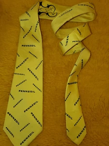 1940s 1950s ~ PENNZOIL OIL COMPANY ~ BOLD VINTAGE MENS TIE ~ CALVIN CURTIS ~ 53" - Picture 1 of 6