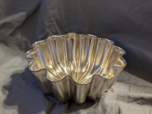 Stampo gelatina/decorazione parete sospesa colore rame ""Cupola scanalata"" - USATO - Foto 1 di 12