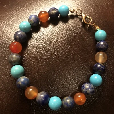 Pulsera de cuentas de piedra natural lapislázuli, cornalina y howlita azul Foto 1 de 3