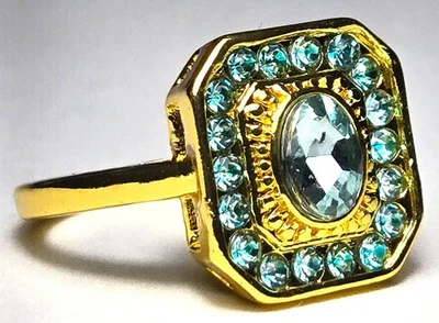 Vintage Style Gorgeous Golden Square Setting Oval Center Green Stones Ring - Image 1 of 4