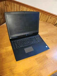 Alienware 17 R4 17" Gaming Laptop i7-7700HQ 256gb SSD 8GB RAM GTX 1060 (A7517) - Picture 1 of 13