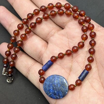 Collar de cuentas de ágata cornalina con colgante de lapislázuli Foto 1 de 4