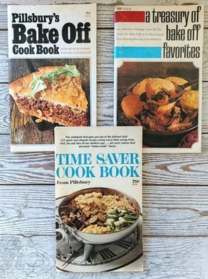 Vintage Lot of 3 Pillsbury Cookbook Recipe Booklets, Bake Off 21, Favorites - Image 1 of 3