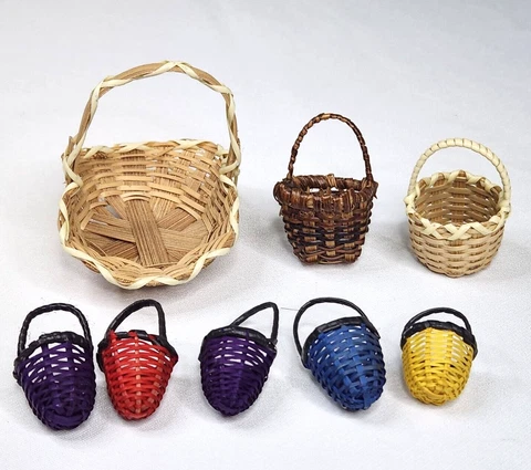 Miniature Woven Baskets x8 Natural and Colored, Different Shapes Cover