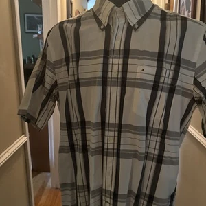 Tommy Hilfiger Shirt Men M Black and White Plaid Short Sleeve button collar - Picture 1 of 2