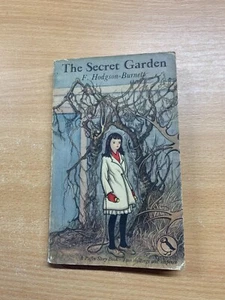 1951 FRANCES HODGSON BURNETT "THE SECRET GARDEN" PENGUIN FICTION PB BOOK (P2) - Picture 1 of 13