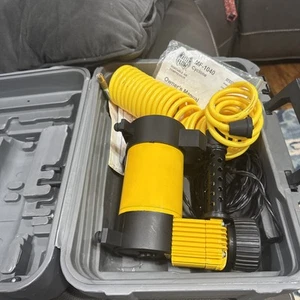 Master Flow Cyclone MF-1040 Tire Inflator Portable AirCompressor 12 Volt W/Case - Imagen 1 de 4