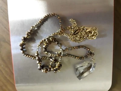 Chico’s 青铜串珠项链带灰色刻面石吊坠 38 英寸 - 46 英寸 — 第 1/4 张图片