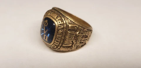 Rare 1987 Vintage Virginia Tech Collectible Ring Cover