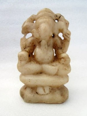 Antigua estatua sagrada del dios Ganesha de adoración religiosa hindú de piedra de mármol antigua de 1850 Foto 1 de 4
