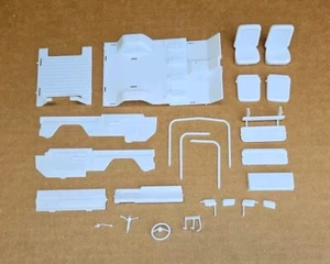 Revell 1/25 1966 - 1977 FORD BRONCO HALF CAB INTERIOR AND RELATED PARTS - Picture 1 of 3