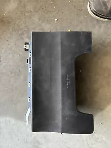 2013-2018 Toyota Rav-4 Passenger Knee Inflator ๐๐๐ 739600r040 - Picture 1 of 5