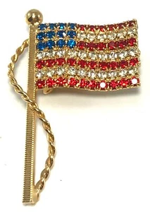 Strass bandiera patriottica americana. Spilla Spilla Tono Oro Rosso Bianco & Blu - Foto 1 di 3