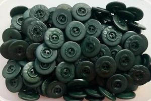 Large 28mm 44L Dark Green Bottle Green 2 Hole Jacket Craft Buttons Button (Y96) - Picture 1 of 1