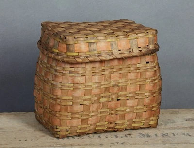 19TH C WOODLAND INDIAN LIDDED SPLINT BASKET PAINT DECORATION AAFA - Image 1 of 4