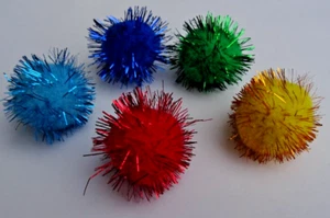 CATNIP CAT POM POM BALLS SOFT SHINEY PLUSH FABRIC TOYS FOR CATS & KITTENS X 5 - Picture 1 of 2