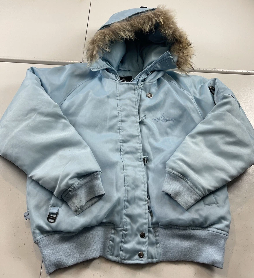 Chaqueta Baby Phat Mujer Talla Mediana Plumón Relleno de Plumas Azul Imitación Piel Borde Cálida Foto 1 de 4