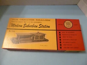 ARISTO CRAFT HO MODERN SUBURBAN STATION #9503 - Bild 1 von 4