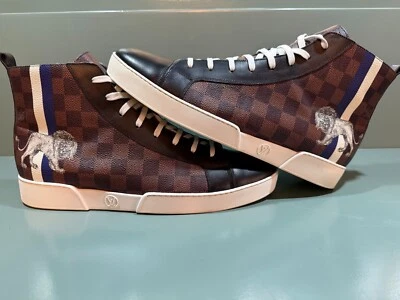 Tamanho 10 - Louis Vuitton x Chapman Brothers Match-Up Damier High Lion (sem caixa) - Imagem 1 de 4