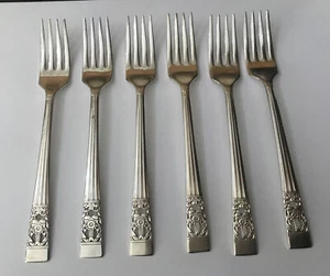 VINTAGE 6 X COMMUNITY SILVER PLATE 16cm HAMPTON COURT TABLE DESSERT FRUIT FORKS - Picture 1 of 6