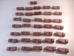 36 troncos Lincoln originales vintage de 1 muesca redondos marrón oscuro de 1 1/2"" de longitud.   (D) - Imagen 1 de 10